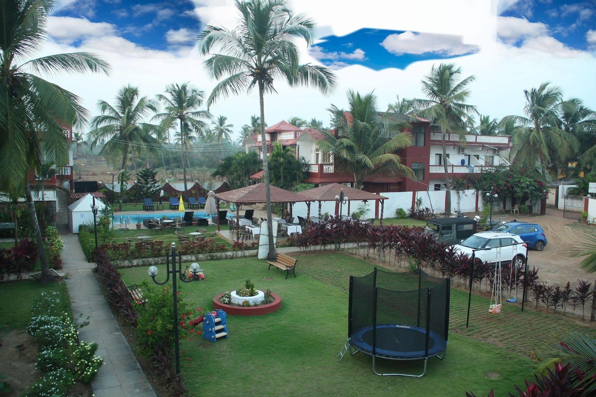 La Vaiencia Beach Resort, Morjim Luaran gambar