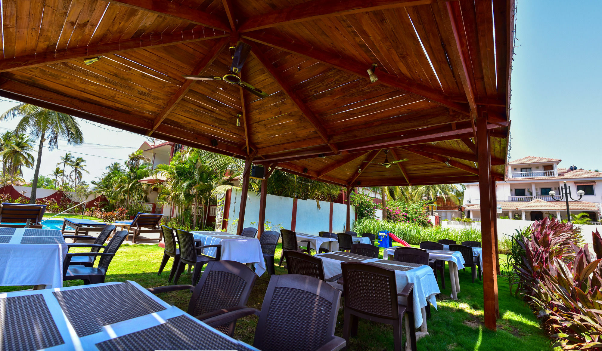 La Vaiencia Beach Resort, Morjim Luaran gambar